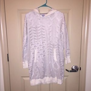 **Vera Wang Cozy Sweater